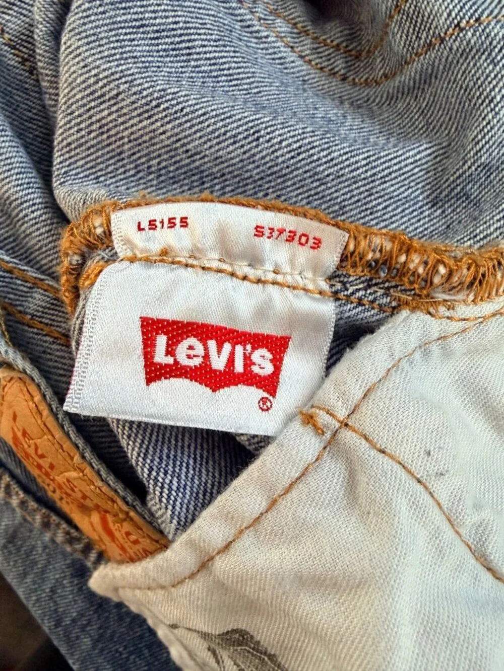 Levis 501 Mens Jeans W34 L32 Button Fly Blue Denim Straight Leg